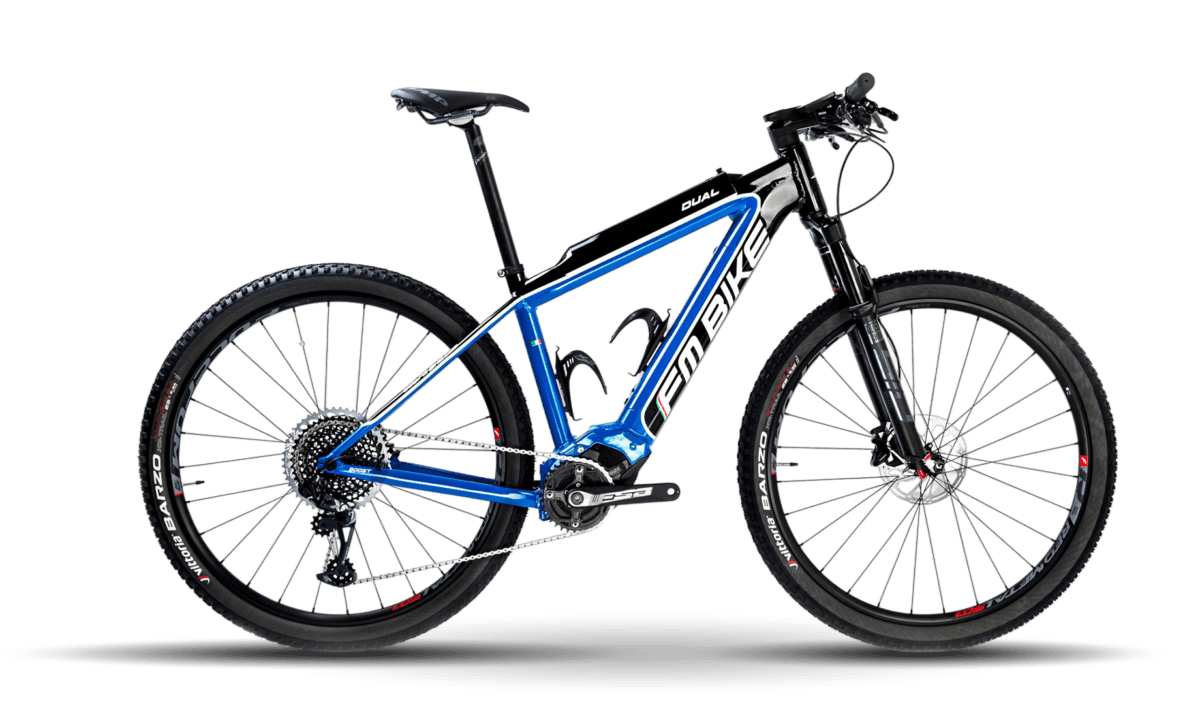 ebike mtb modello dual con telaio nero e blu vista laterale