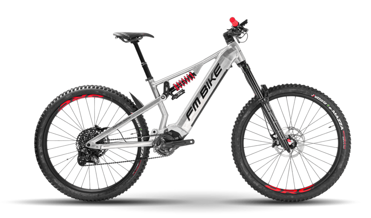 ebike mtb full modello venom 880 colore grigio manopole rosse reggisella e manubrio neri vista laterale