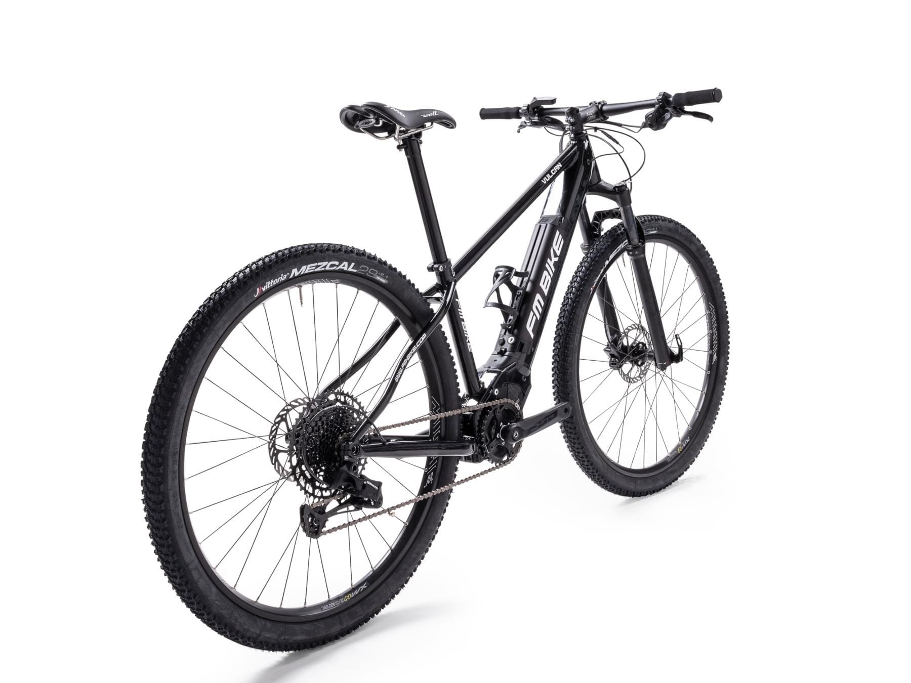 ebike mtb vulcan con telaio nero con batteria e porta borraccia nel tubo diagonale