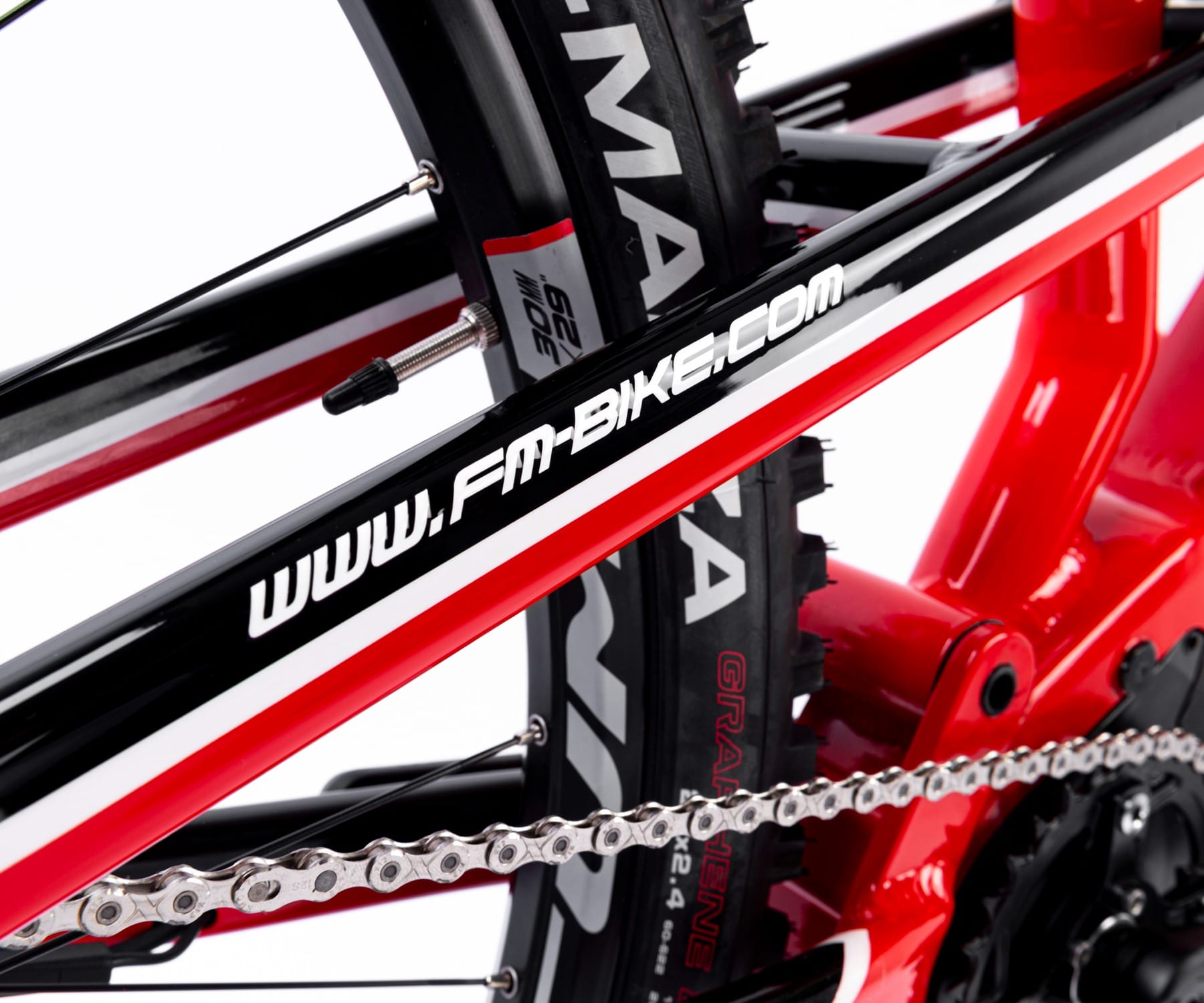 ebike mtb modello venom 720 scritta bianca