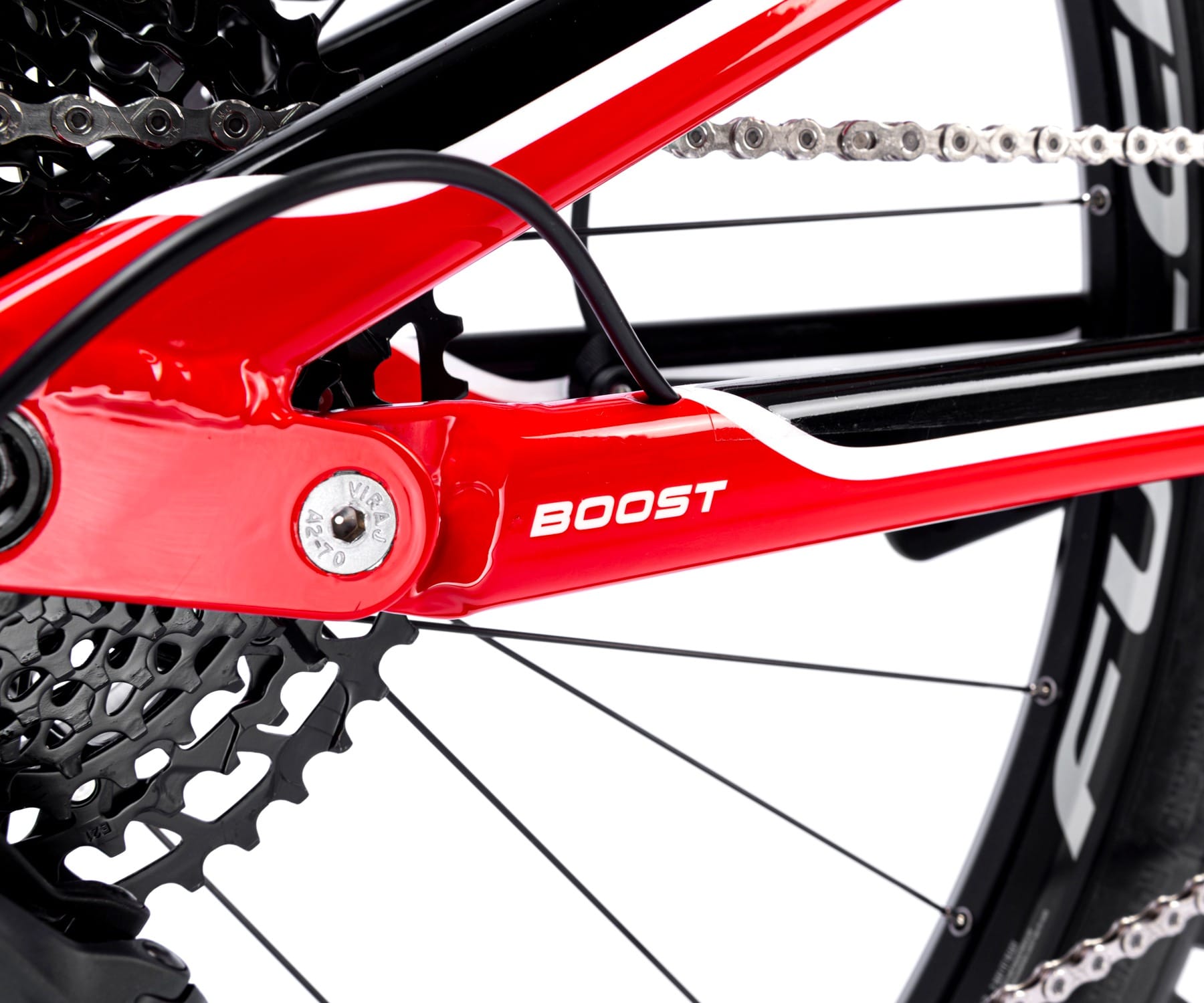 ebike mtb modello venom 720 dettaglio punto di snodo tra fodero posteriore obliquo e orizzontale